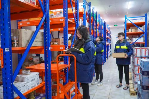 Sinh viên ngành Logistics tham quan trải nghiệm tại doanh nghiệp